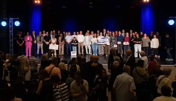Bunte Sole 2026 – Gewinner, Sponsoren und Mitwirkende auf der Bühne